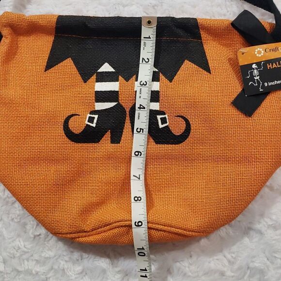 Halloween jute burlap bag with witches feet - Picture 6 of 7